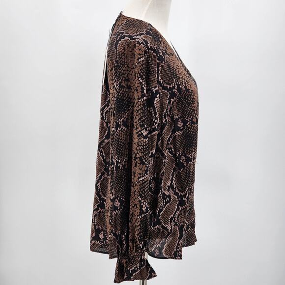 T Tahari Snakeskin Semi-Sheer V-Neck Blouse w/ Ruffle sleeve cuffs NWT Sz Large - Picture 3 of 8